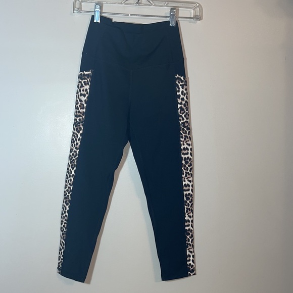 Zyia Brilliant Pocket High Rise Capri - Picture 1 of 4